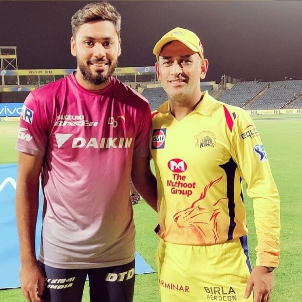 ২০ লাখ বেস প্রাইজ থেকে ১০ কোটি টাকা। আইপিএল ২০২২-এর নিলাম যেন আবেশ খানের কাছে লটারি জেতার সমান।