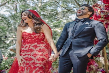 ফারহান আখতার-শিবানী দান্ডেকরের স্বপ্নের বিয়ে, এক্সক্লুসিভ ছবির অ্যালবাম দেখুন... ফারহান আখতার-শিবানী দান্ডেকরের স্বপ্নের বিয়ে, এক্সক্লুসিভ ছবির অ্যালবাম দেখুন...