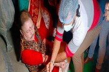 পদ্ম না-পসন্দ, সোনাগাছিতে রক্ত দিয়ে এ কী করলেন মদন মিত্র! চমকে উঠলেন সকলে... পদ্ম না-পসন্দ, সোনাগাছিতে রক্ত দিয়ে এ কী করলেন মদন মিত্র! চমকে উঠলেন সকলে...