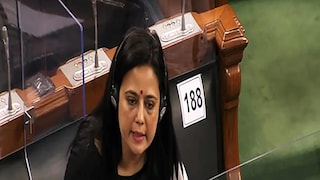 মহুয়ার ভাষণে মুগ্ধ সকলে মহুয়ার ভাষণে মুগ্ধ সকলে