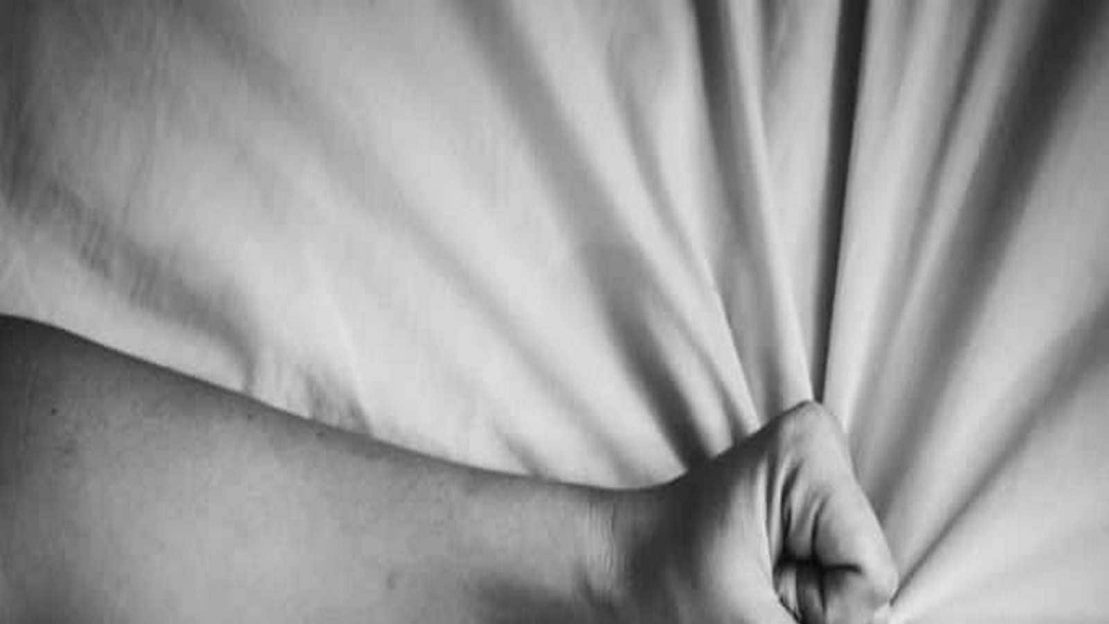 Chocolate Eye gey porno Paypoq va poshnali yakkaxon qiz