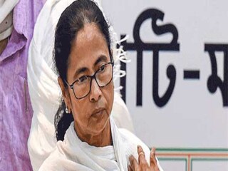 গর্জে উঠলেন মমতা