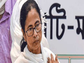 গর্জে উঠলেন মমতা