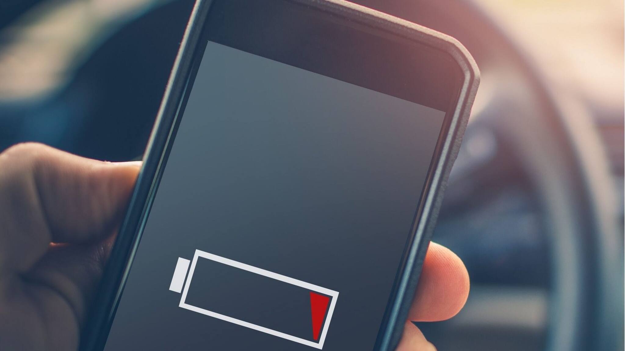 একটুতেই ফোন গরম হয়ে যাচ্ছে? অ্যান্ড্রয়েড হোক বা আইফোন, কারণটা জেনে সতর্ক হন এখনই