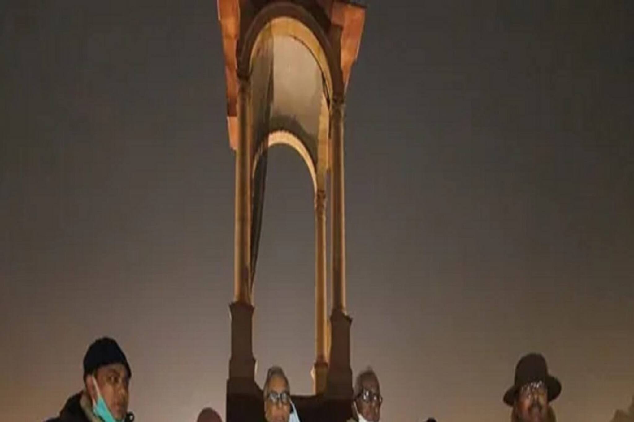 ইন্ডিয়া গেট থেকে উধাও নেতাজির হলোগ্রাম মূর্তি, আন্তর্জাতিক 'নিয়মের' সাফাই