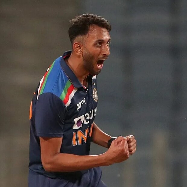 মাত্র ৭৬ রানে অর্ধেক ক্যারিবায়ন দল প্যাভিলিয়নে ফিরেছে।২৩৭ রান তাড়া করতে নেমে চাপে পড়ে গিয়েছে ওয়েস্ট ইন্ডিজ। আজ জিতলে ভারতীয় দল ওয়ান ডে সিরিজ জিতে নেবে। 