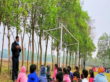 পাড়ায় শিক্ষালয়ে মিলবে মিড ডে মিলও!