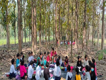 এই সেই পাড়ায় শিক্ষালয়