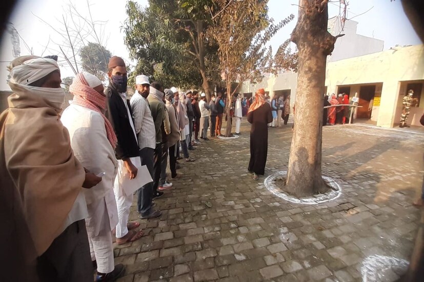 ২০২২ বিধানসভা নির্বাচনে অন্যতম হাইভোল্টেজ দিন আজ ১৪ ফেব্রুয়ারি। সোমবারের ভোটগ্রহণ পর্বে রয়েছে উত্তরপ্রদেশের দ্বিতীয় দফার ভোট গ্রহণ। গোবলয় রাজনীতির অন্যতম প্রাণকেন্দ্র এই রাজ্যের নির্বাচনে আজ ৫৫ আসনে ভোট গ্রহণ। ভোট ঘিরে গঙ্গাপাড়ে যেমন উত্তেজনা তেমনই আরব সাগরের তীরের গোয়াতেও ভোটগ্রহণ ঘিরে টানটান উত্তেজনা। 