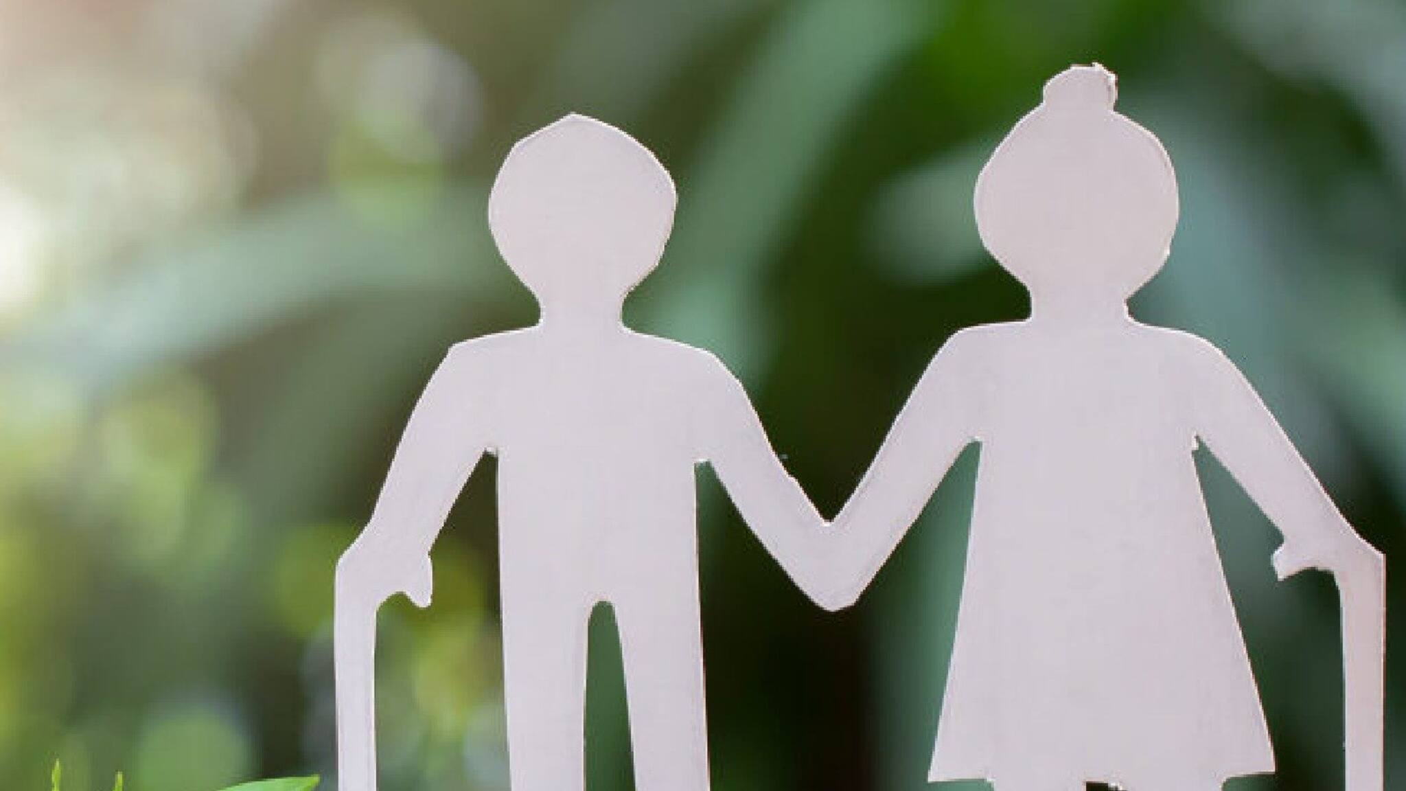 Investment For Retired Life: অবসর জীবন নিশ্চিন্তে কাটাতে চান? পিপিএফ নাকি এনপিএস, কোথায় বিনিয়োগ করবেন!