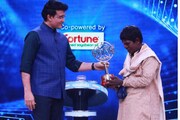 দাদা'র পাশে এবার ভুবন বাদ্যকার, বড় মঞ্চে পৌঁছল 'কাঁচা বাদাম'