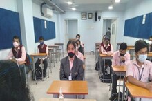 কোভিড-বিধি মেনেই স্কুলে স্কুলে পড়ুয়ারা! খুশির মেজাজে অভিভাবক থেকে শিক্ষামহল...