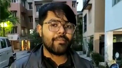 ইউক্রেন থেকে ফিরে এসেছেন শিলিগুড়ির বিতান বসু ইউক্রেন থেকে ফিরে এসেছেন শিলিগুড়ির বিতান বসু