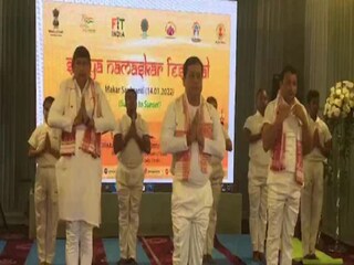 YUSH Minister Sarbananda Sonowal performs Surya Namaskar under Azadi Ka Amrit Mahotsav celebrations. (Image: ANI)
