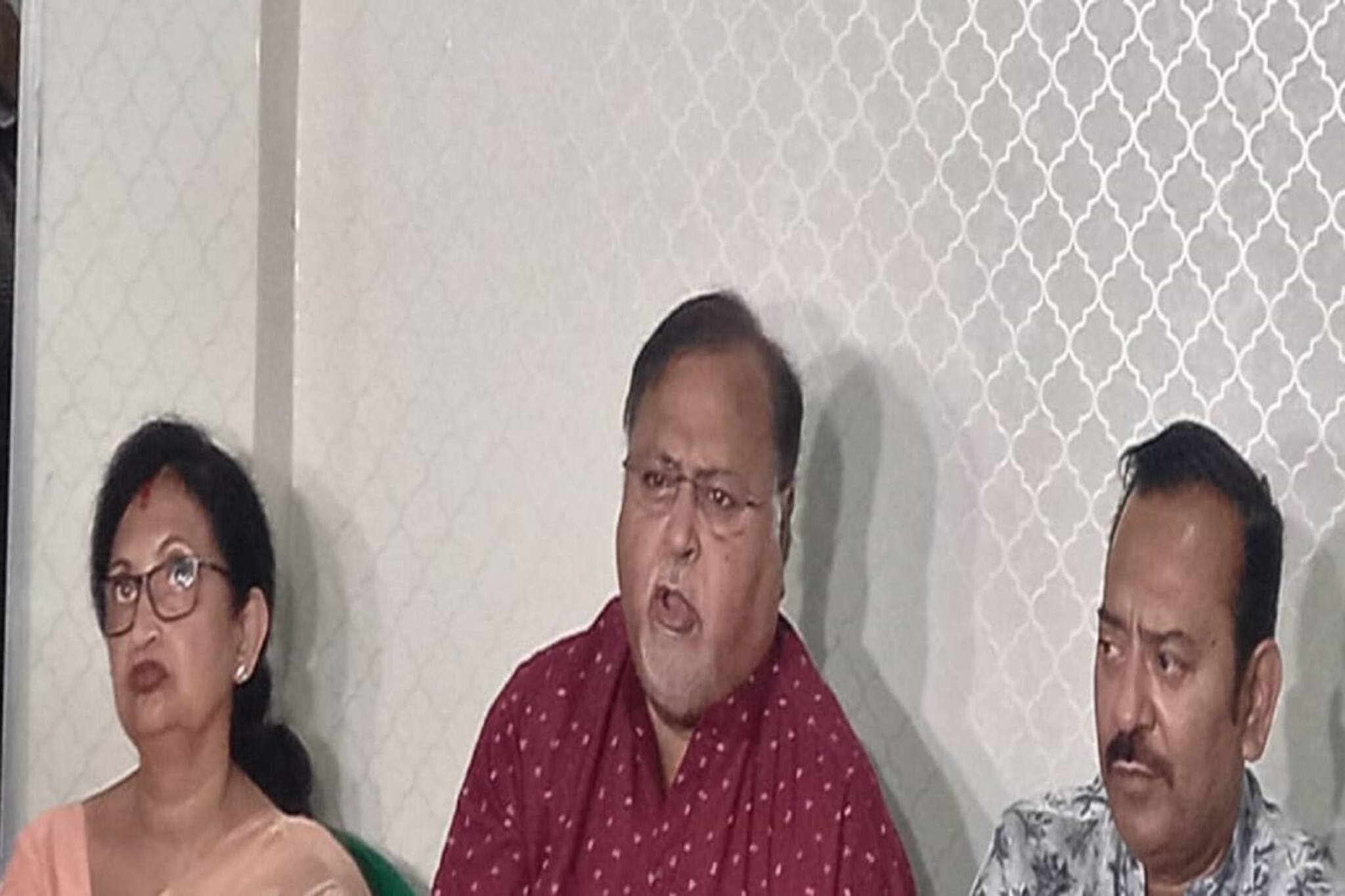 বাইপাসের ধারে অস্থায়ী তৃণমূল ভবন থেকেই চলল ভোটের নজরদারি