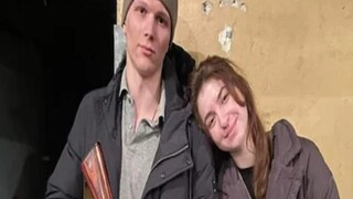 মধুচন্দ্রিমায় নয়, বিয়ের পরে ইউক্রেনের এই দম্পতি গেলেন যুদ্ধক্ষেত্রে