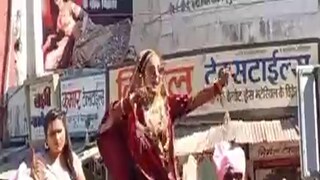 ভাইরাল। ভাইরাল।