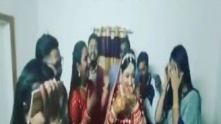 বিদায়ের আগে কান্নাকাটির তালিম নিচ্ছেন কনে! ভাইরাল হল ভিডিও বিদায়ের আগে কান্নাকাটির তালিম নিচ্ছেন কনে! ভাইরাল হল ভিডিও