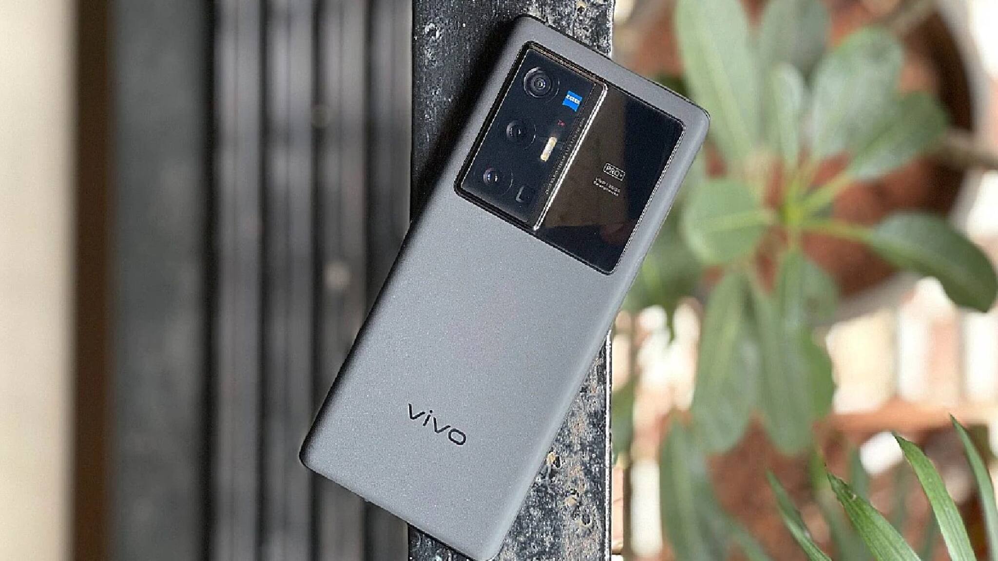 Vivo X70 Pro Offers Price: ৩০ হাজার টাকায় পাওয়া যাচ্ছে Vivo X7 Pro, জেনে নিন কোথায় পাবেন