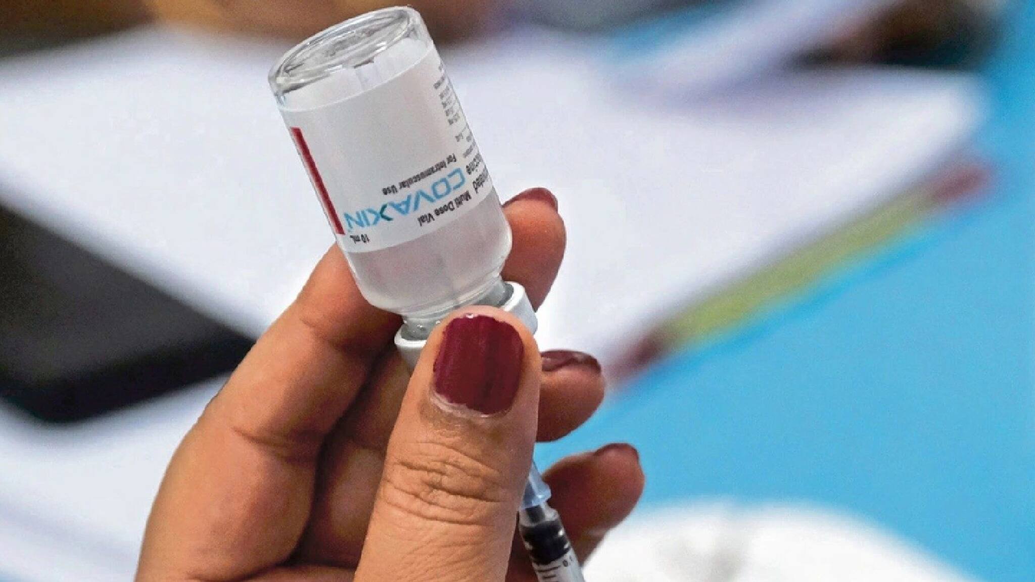 Explained: ওমিক্রনের জন্য টিকা কি অন্যগুলোর থেকে আলাদা হবে? কী জানা যাচ্ছে?