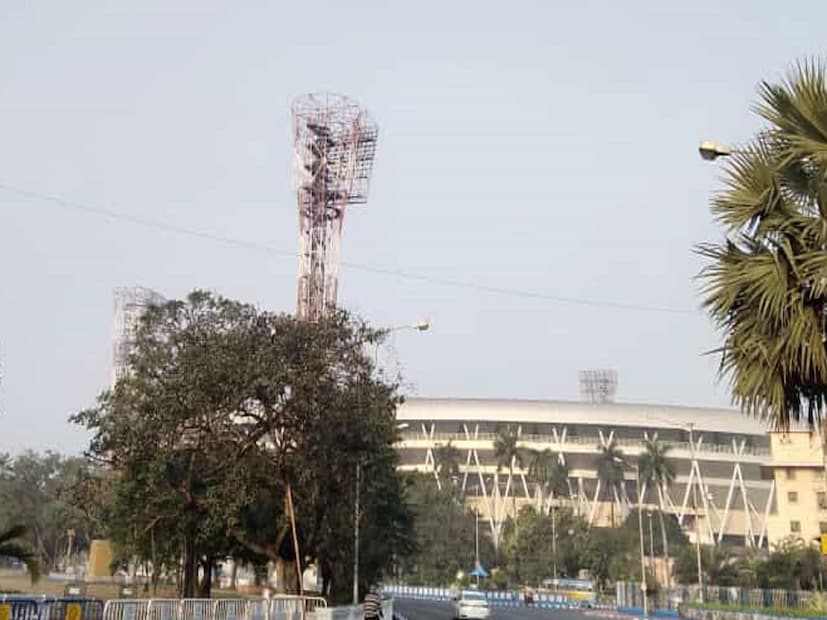 বৃষ্টির প্রভাবে এক রাতেই শহরের তাপমাত্রা কমল ৩ ডিগ্রি। আজ, শনিবার কলকাতায় সর্বনিম্ন তাপমাত্রা ১৬.৬ ডিগ্রি সেলসিয়াস। গতকাল, শুক্রবার তাপমাত্রা স্বাভাবিকের থেকে ৪ ডিগ্রি বেশি ১৯.৮ ডিগ্রি সেলসিয়াস ছিল। Representative Image