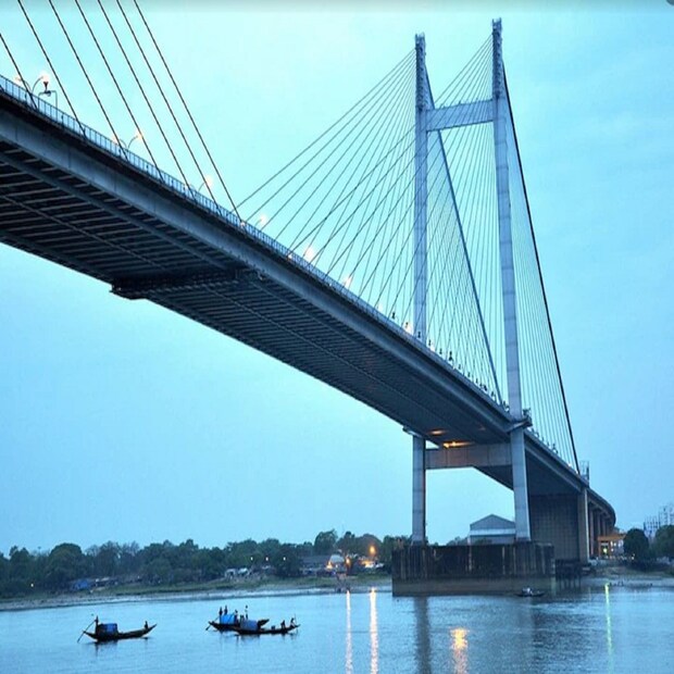 তবে এটাই শীত বিদায়ের শুরু নাকি আরও বেশ কিছুদিন থাকবে শীতের আমেজ, তা এখনও স্পষ্ট নয়। তাই যে কয়েকটা দিন শীত শীত ভাব থাকছে, সেই কয়েকটা দিন উপভোগ করুন চুটিয়ে।  