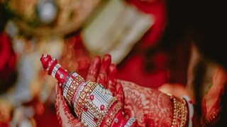 আর মনের মতো সঙ্গী পেলে মানসিক চাপ কম হবে। জীবন আরো ছন্দময় হবে। নিশ্চিত ও সুখময় জীবন হলে সেক্ষেত্রে বিয়ে বেশি দিন টিকবে। আর সংসার সুখের হলে আয়ুও বেশি হওয়ার সম্ভাবনা থাকে। তাই পুরুষদের ক্ষেত্রে উপরোক্ত বয়সেই বিয়ের পরামর্শ দিচ্ছে এই সমীক্ষা থেকে প্রাপ্ত তথ্য। প্রতীকী ছবি। 