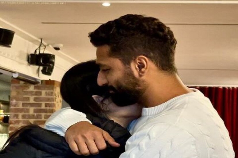ক্যাটরিনা কাইফ (Katrina Kaif) ও ভিকি কৌশল (Vicky Kaushal) তাঁরা বিয়ের পরে মধুচন্দ্রিমা সেরে আপাতত ব্যস্ত আছেন পার্সোন্যাল ও প্রফেশন্যাল লাইফ নিয়ে ৷ ছবি সৌজন্যে ইনস্টাগ্রাম ৷