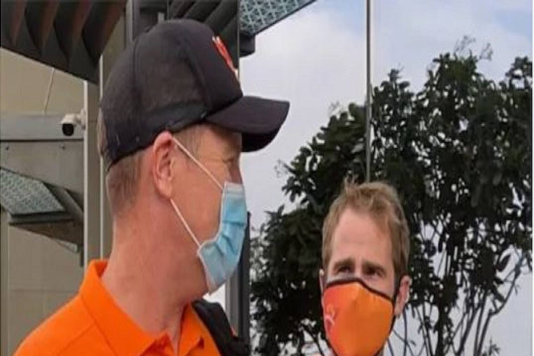 ‘একাধিকবার ভাবছি হাত কেটে ফেলব’-কেন উইলিয়ামসন, আইপিএল শুরুর আগে মাথায় হাত