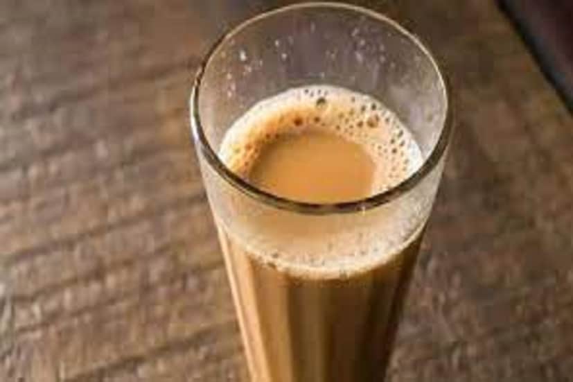ক্রমেই শরীরের হাড়ের দুর্বলতা বাড়তে থাকে, যদি ক্রমেই চা পানের পরিমাণ বাড়তে থাকে প্রবল সমস্যা দেখা দিয়েছে ৷ প্রতীকী ছবি ৷