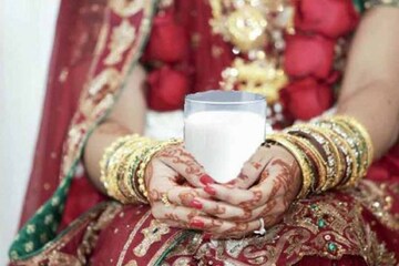 অ্যারেঞ্জড ম্যারেজ? ফুলশয্যার রাত নিয়ে টেনশন? মিলনে অস্বস্তি? রইল টিপস অ্যারেঞ্জড ম্যারেজ? ফুলশয্যার রাত নিয়ে টেনশন? মিলনে অস্বস্তি? রইল টিপস