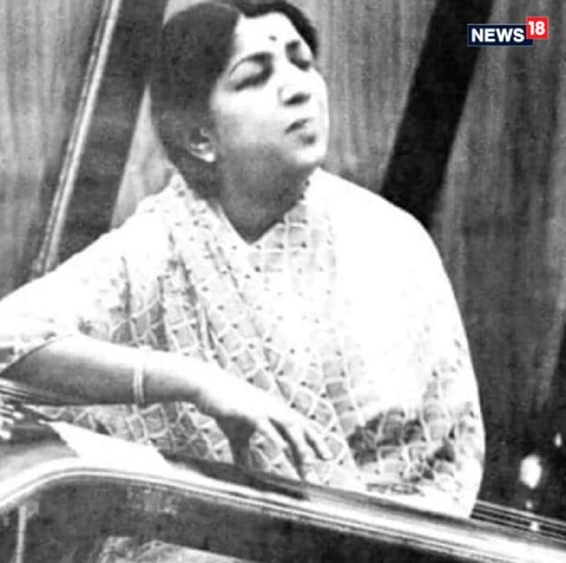 কিছুদিন পরে যখন লতা মঙ্গেশকরের পরিবার যখন অনেকটা স্থায়ী জায়গায় যায় তখন মঙ্গেশকর পরিবারের বাকি ছেলেমেয়েরা একে একে বিয়ে করে পরিবার নিয়ে এগোতে শুরু করে৷ লতাজী তখন ব্যস্ত হয়ে যান ভাই-বোনেদের সন্তানদের প্রতিপালন করতে৷ নিজেরও যে কোনও ব্যক্তিগত জীবন থাকতে পারে তা কখনও আমলও দেননি লতা মঙ্গেশকর৷