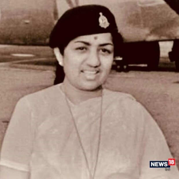 সে সময় একাধিক সংবাদমাধ্যমে লতা মঙ্গেশকর ও রাজ সিং দুঙ্গারপুরের প্রেম নিয়ে লেখালেখিও হয়েছিল৷ রাজ ও লতা একে অপরকে বিয়ে করবেন ঠিক করেছিলেন৷ কিন্ত রাজ সিং দুঙ্গারপুরের বাবা সেই ভাবনায় জল ঢেলে দেয়৷ বাবার সিদ্ধান্ত মেনে নেন রাজ সিং দুঙ্গারপুর৷ কিন্তু দুজনেই নিজের পরিবারকে জানিয়ে দেন আর কাউকে কোনওদিনও বিয়ে করবেন না তাঁরা৷