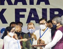 'সীমান্ত দ্বারা বিভক্ত হলেও, সংস্কৃতি বাংলাদেশ এবং পশ্চিমবাংলাকে সংযুক্ত করে'