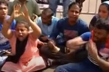 আগুন দাম জ্বালানির! হাজরা মোড় থেকে গান্ধি মূর্তি পর্যন্ত মিছিল তৃণমূলের আগুন দাম জ্বালানির! হাজরা মোড় থেকে গান্ধি মূর্তি পর্যন্ত মিছিল তৃণমূলের