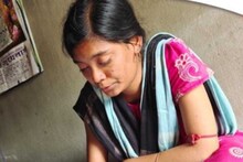 মাধ্যমিক পরীক্ষায় বসেছে মূক-বধির ছাত্রী ঈশিতা! উচ্চশিক্ষার স্বপ্ন দেখছেন মা-বাবা
