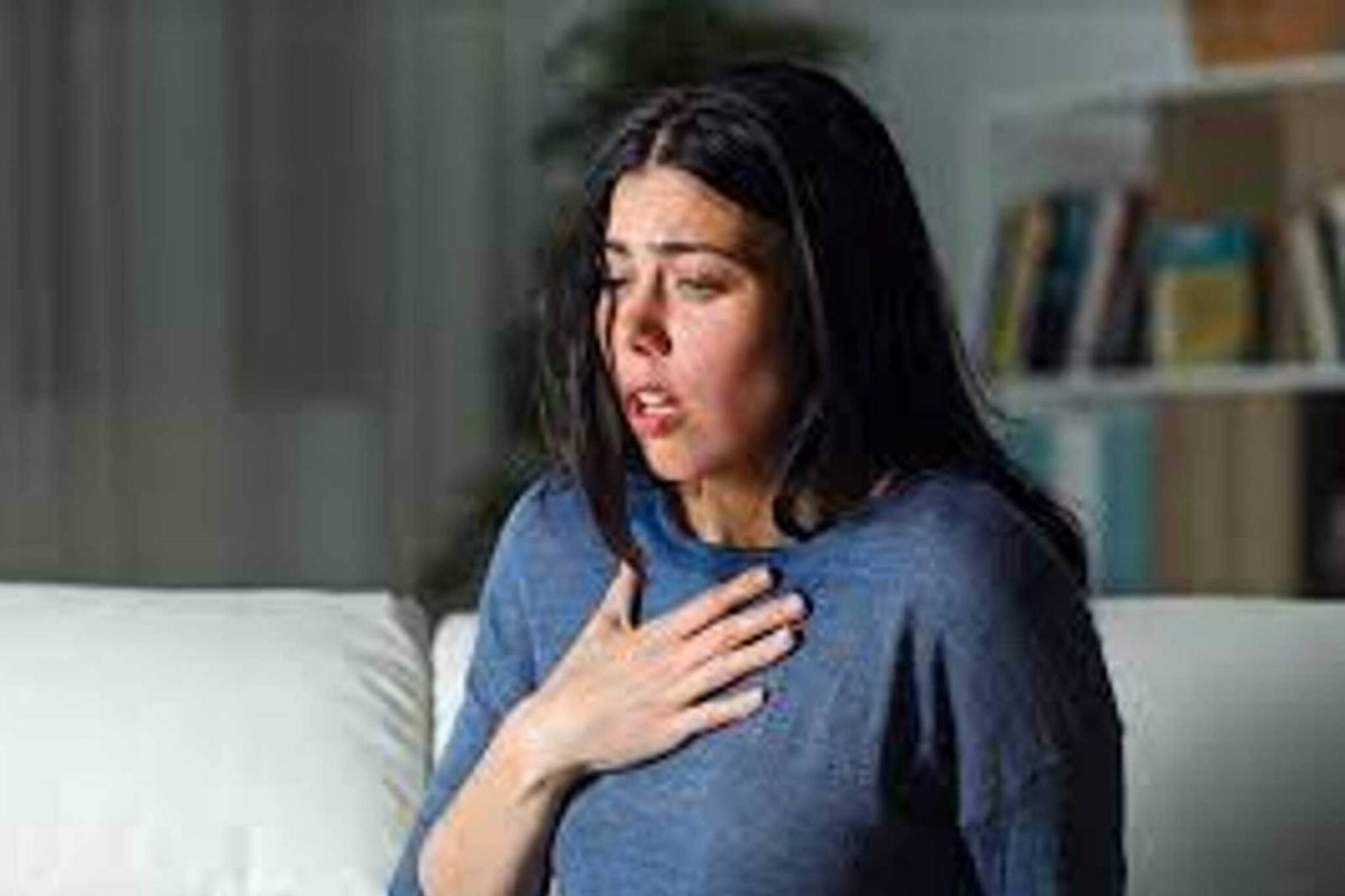 হঠাৎ বুক ধড়ফড়, গলা শুকিয়ে প্রচণ্ড ঘাম! প্যানিক অ্যাটাকে শান্ত হবেন কী ভাবে