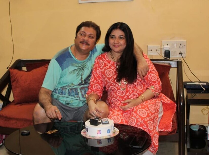 বিগত কয়েকদিনে বাংলা ধারাবাহিকে বিশেষ জায়গা করে নিয়েছিলেন তিনি। তাই ধারাবাহিক অভিনেতাদের মধ্যেও শোকের ছায়া নেমে এসেছে। 