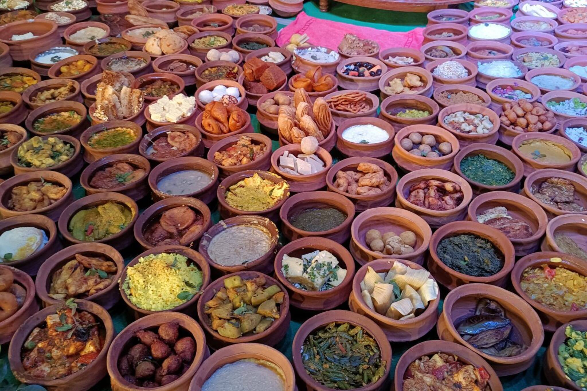 ১০০৮ পদের খাবার দিয়ে মায়াপুরে পালন করা হল মহাঅন্নকূট উৎসব