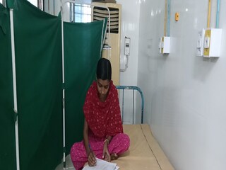 International Women's Day: Two new born babies mother gave Madhyamik examination in Maldah salute to them International Women's Day: Two new born babies mother gave Madhyamik examination in Maldah salute to them