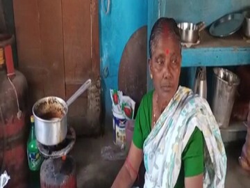 woman running tea stall and earning livelyhood for 56 years