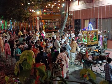 সন্ধ্যায়