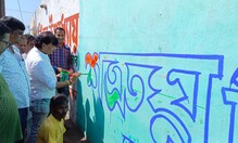 কেন আসানসোলে গায়কের বদলে নায়ক! কেন আসানসোলে গায়কের বদলে নায়ক!