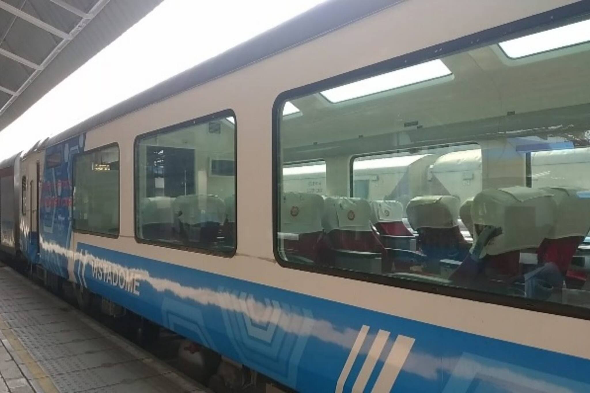 কদর কমছে ভিস্টাডোমের, যাত্রী কম থাকায় সপ্তাহে এবার ২ দিন 