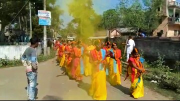 সকালে