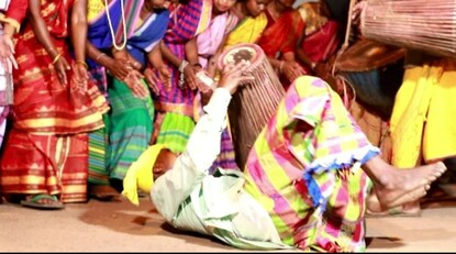 বাহা পরবের শেষ দিনে আদিবাসী নাচ গান।
