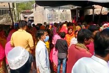 পরিযায়ী শ্রমিক দাদার দেহ নিয়ে গ্রামের বাড়িতে ফিরলেন ভাই পরিযায়ী শ্রমিক দাদার দেহ নিয়ে গ্রামের বাড়িতে ফিরলেন ভাই