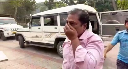অস্ত্র কারখানা কাণ্ডে ধৃতদের আদালতে তোলা হচ্ছে।