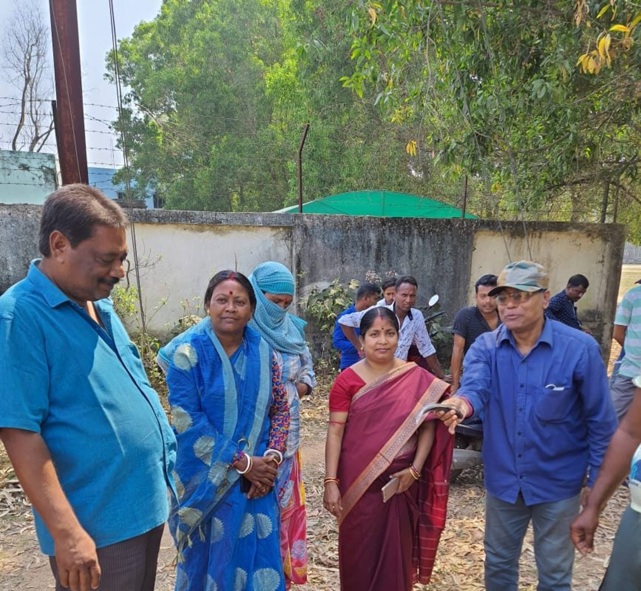 Paschim Bardhaman: মৎস্য দফতরের উদ্যোগে বিলি করা হল মাছের চারা
