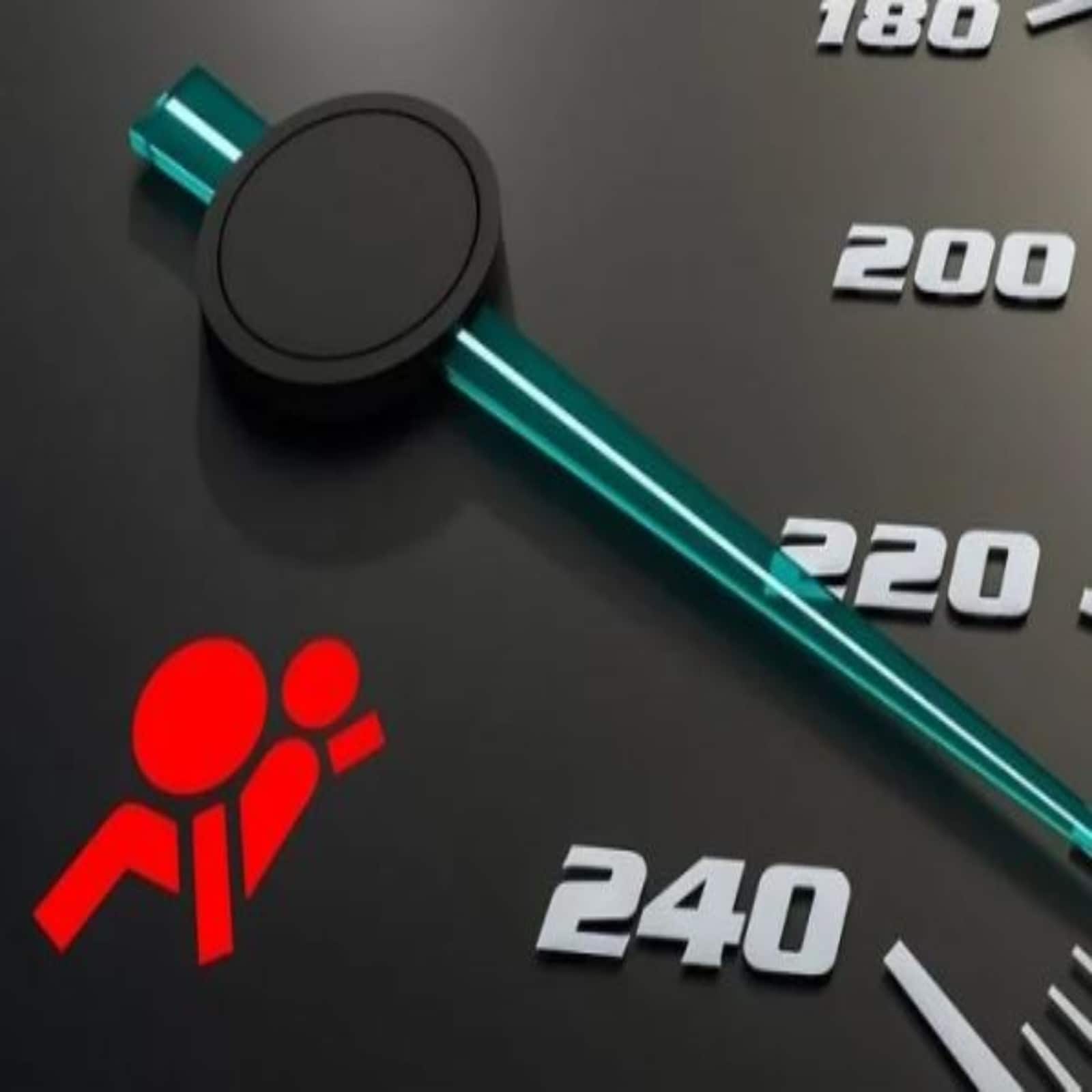 *এটি এয়ারব্যাগ সতর্কীকরণ আলো। এটিও এক ধরনের নিরাপত্তা বৈশিষ্ট্য। যদি এই চিহ্নটি আপনার ড্যাশবোর্ডে জ্বলে থাকে, তার মানে গাড়ির এয়ারব্যাগে কিছু সমস্যা রয়েছে। তাড়াতাড়ি মেকানিকের কাছে যেতে হবে আপনাকে।